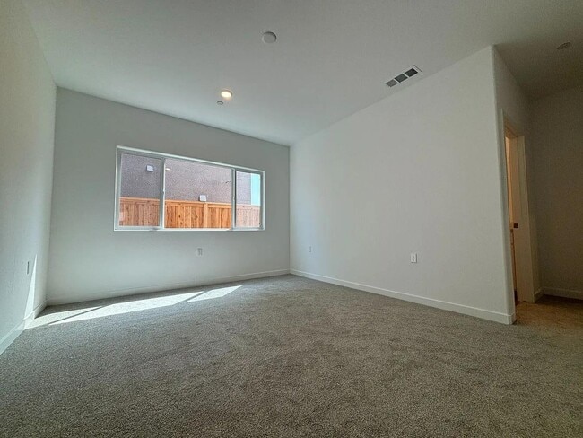 Photo - 1052 Plum Tree Ave