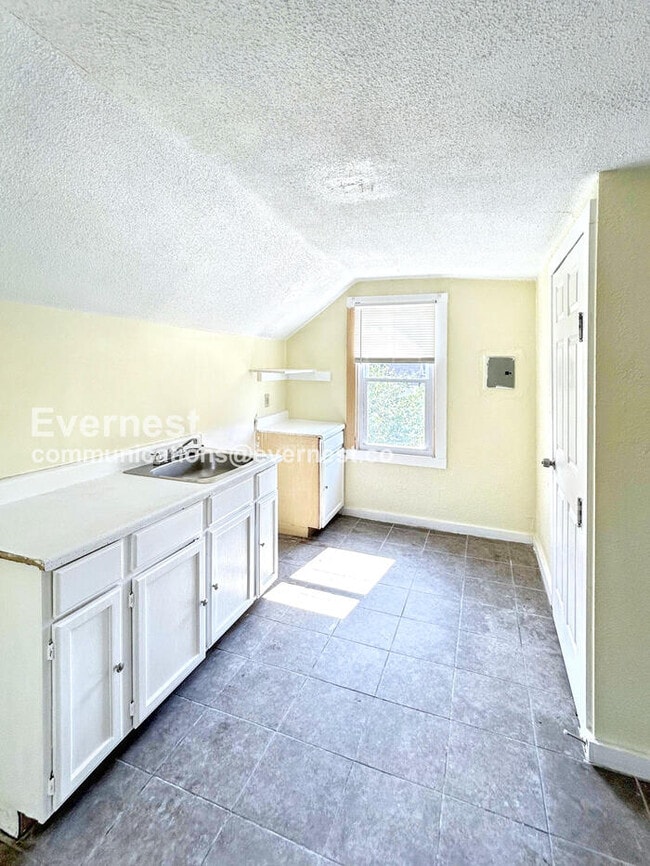 Photo - 3391 W 117th St Unidad 3