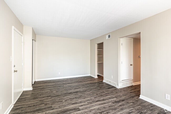 2BR, 1BA - 760-960SF - Mission Manor Apartments