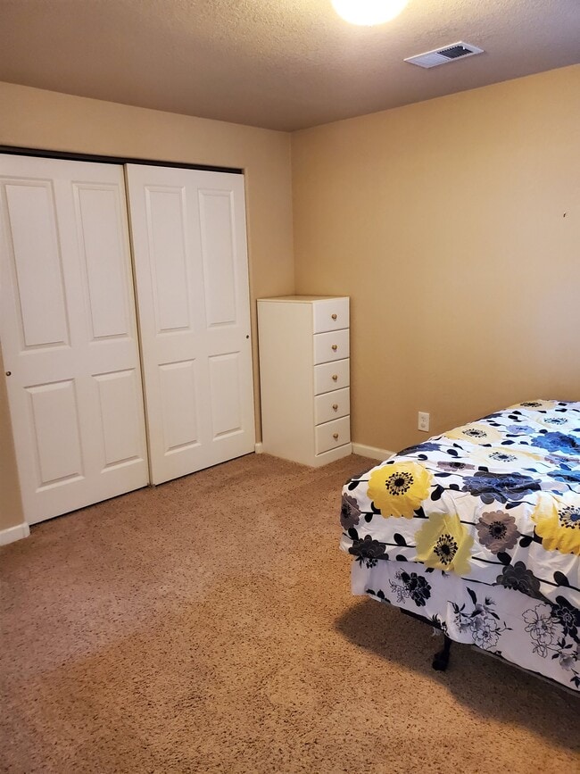 Photo - 2532 Iowa Dr