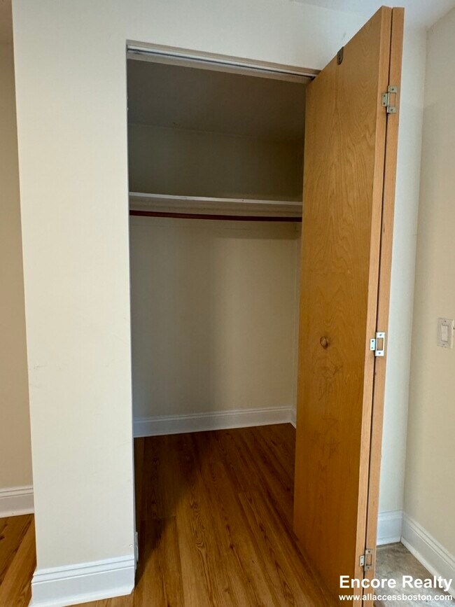 Photo - 94 Babcock St Unidad #P1