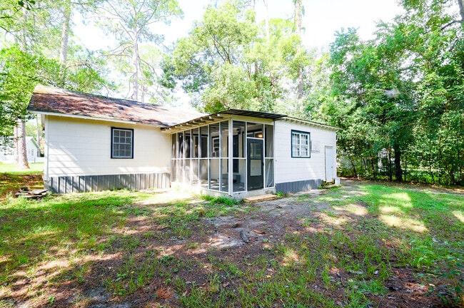 350 Pineview Dr