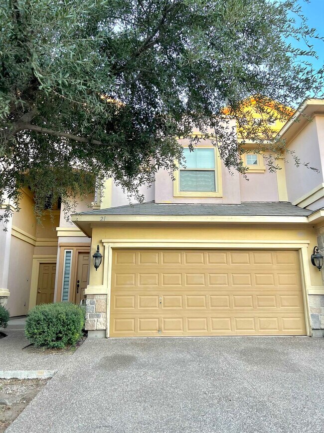 9310 Albany Dr Unit 21 Condo For Rent in Laredo, TX