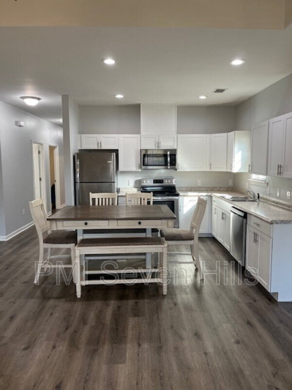 Photo - 1725 Holton St