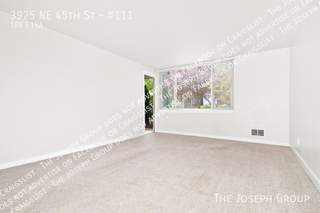 Photo - 3925 NE 45th St Unit #111