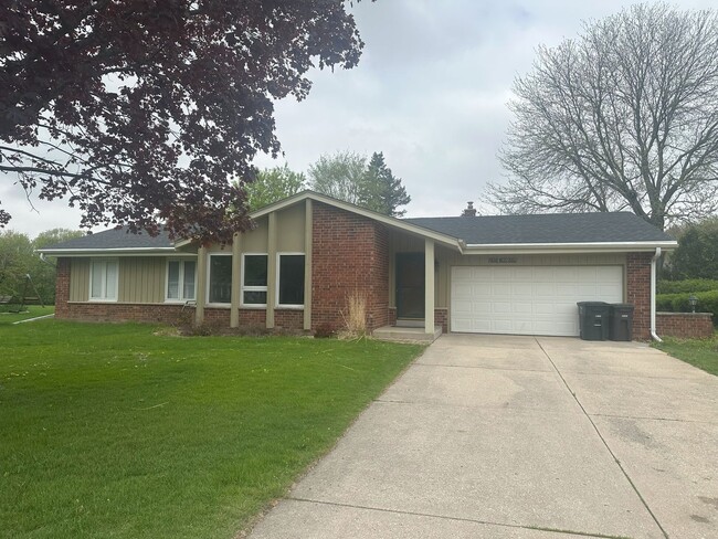 Beautifully Remodeled 3-Bedroom Home with ... - Beautifully Remodeled 3-Bedroom Home with ...