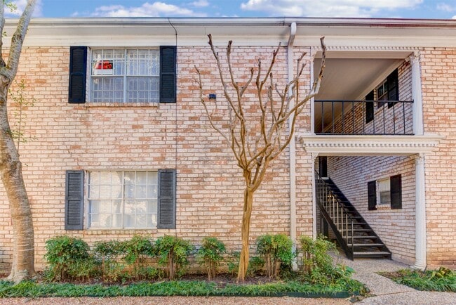Building Photo - 7900 Westheimer Rd Unit 246 Rental
