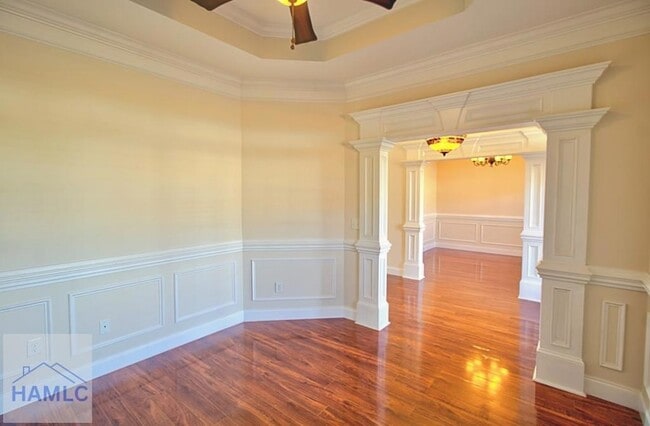 Photo - 1000 White Oak Cir