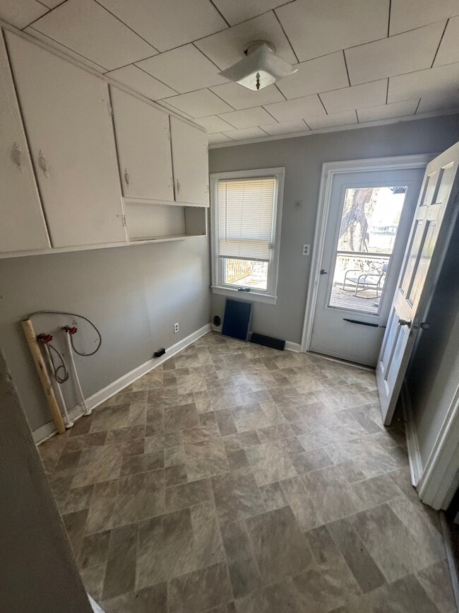 Photo - 6047 Suits Rd
