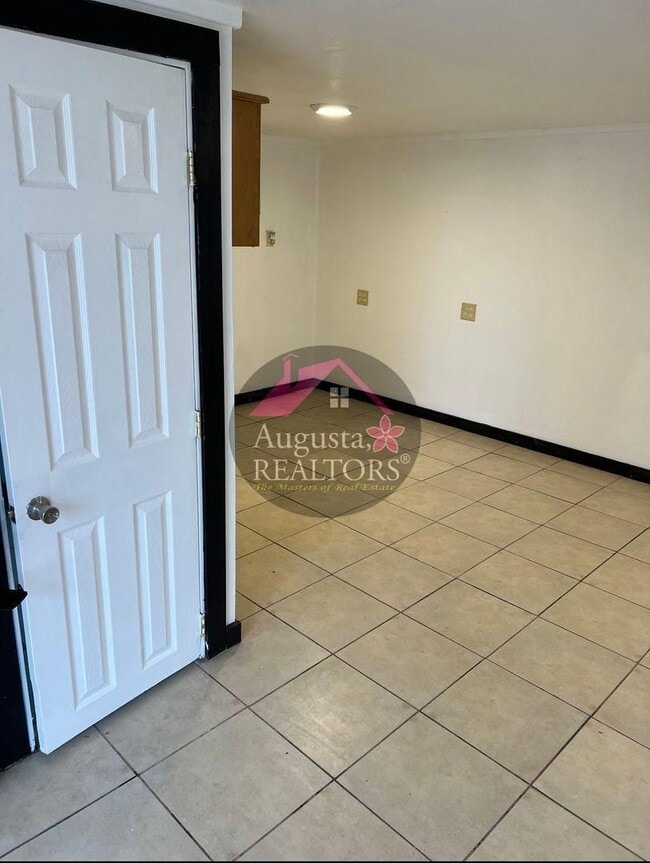 Photo - KC-1209 Bawcom Unidad 1209 Bawcom 1/2