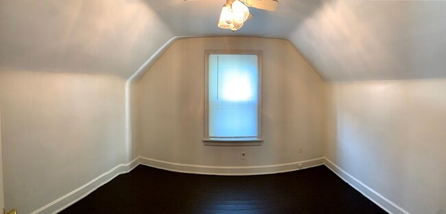 Photo - 1924 Maple Ave NE