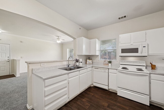 Photo - 3150 S Garrison Rd Unidad 1417