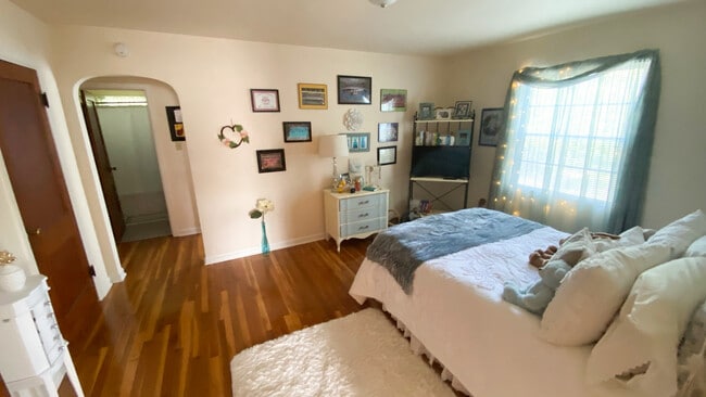 Dormitorio - 227 W Dunklin St Unidad 3