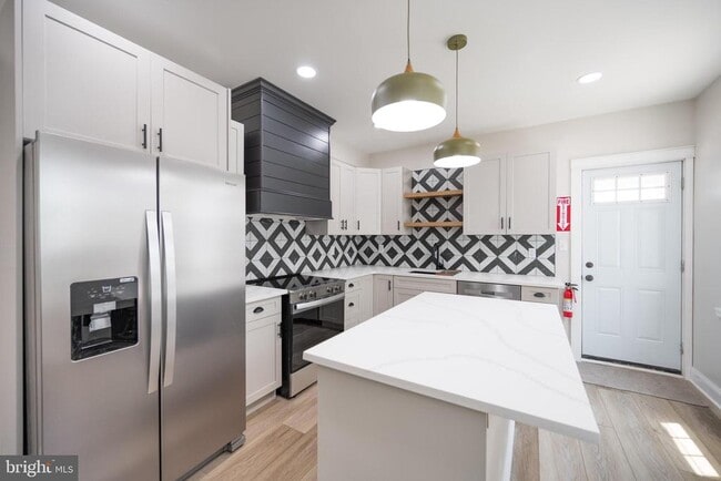 Photo - 521 N Douglas St