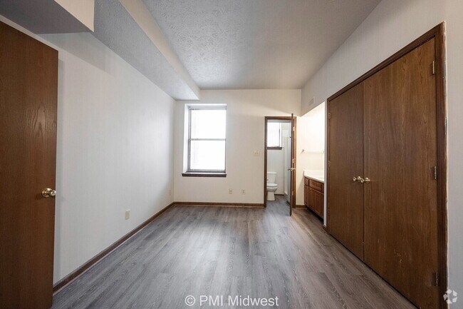 Building Photo - 3715 N Meridian St Unit 1A Rental