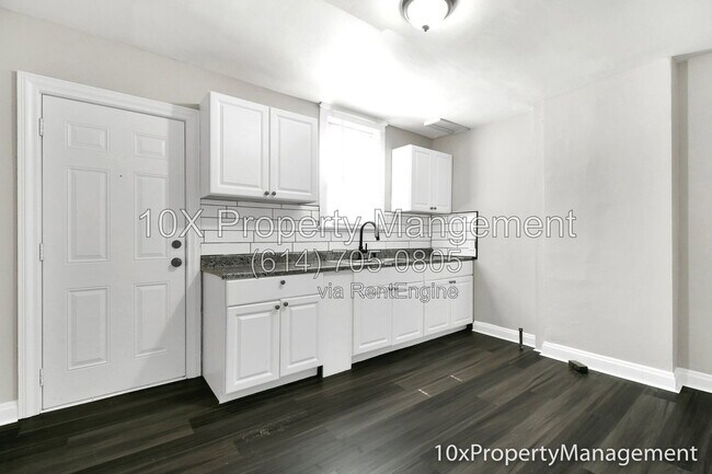 1505 Duxberry Ave