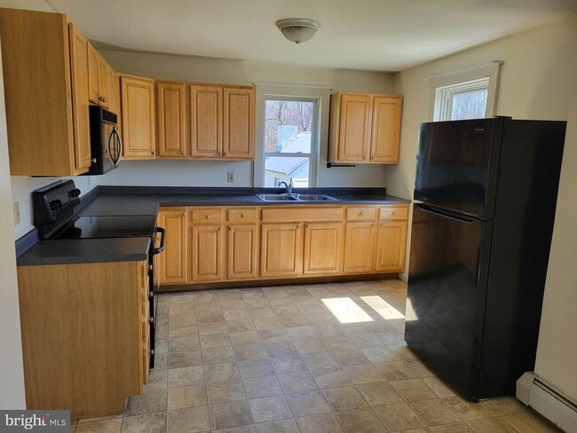 Building Photo - 970 Brownsville Rd