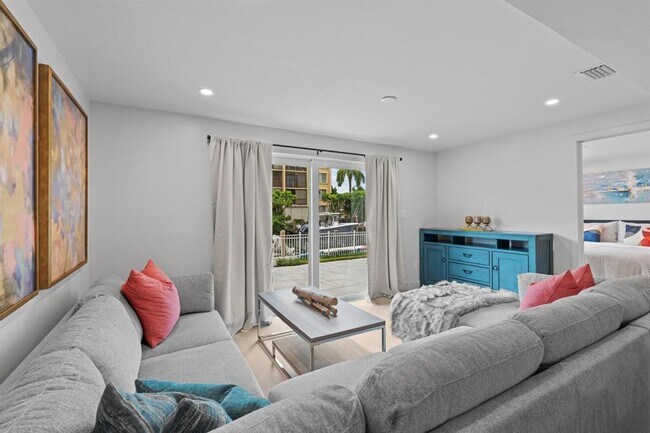 Photo - 1810 SE 7th St
