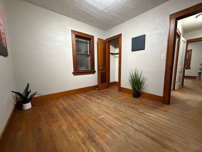 Photo - 2 bed, 1 bath home for rent in Waterloo