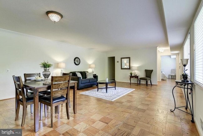 Photo - 10667 Montrose Ave Unit 4
