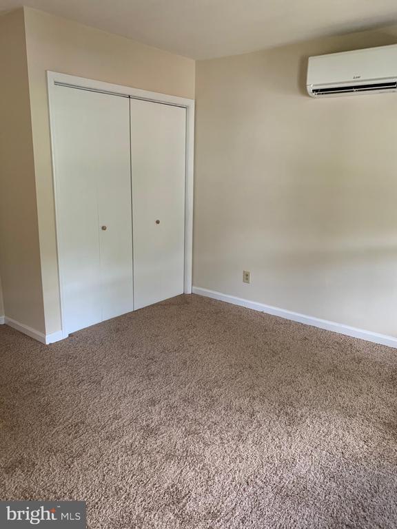 Photo - 1605 Charles St