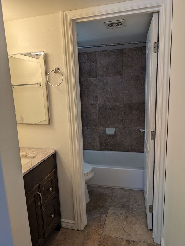 Photo - Newly Remodeled One Bedroom/ One Bath Condo Unidad 10 243