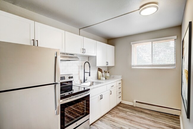 Unit Kitchen - Residence at Austin Bluffs