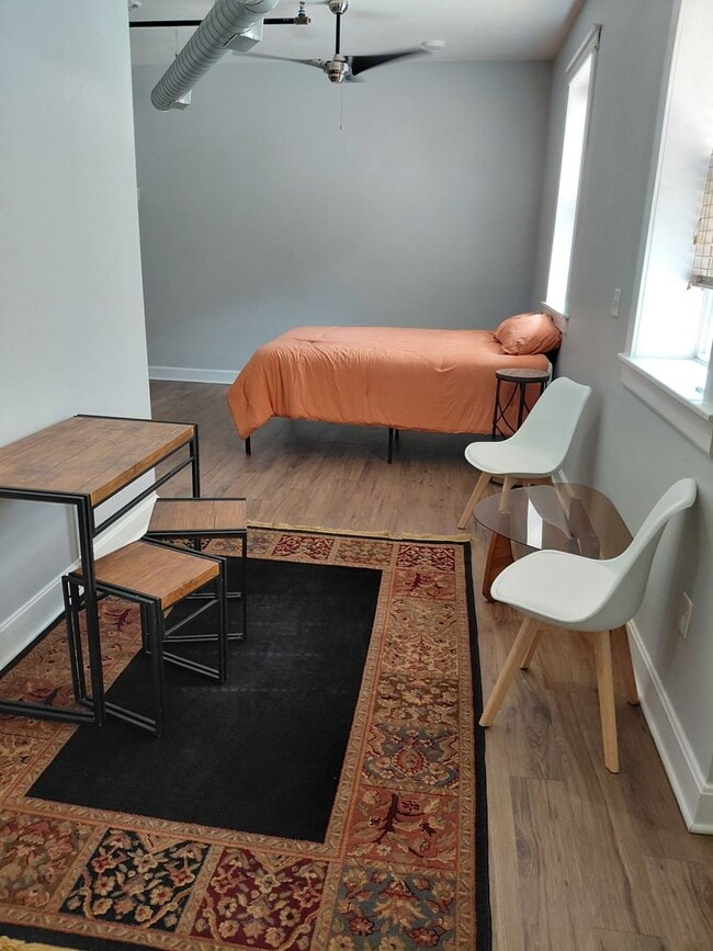302 W Commercial St Unit 207E