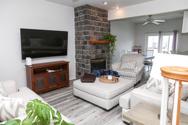 Photo - 1336 Vardon Rd