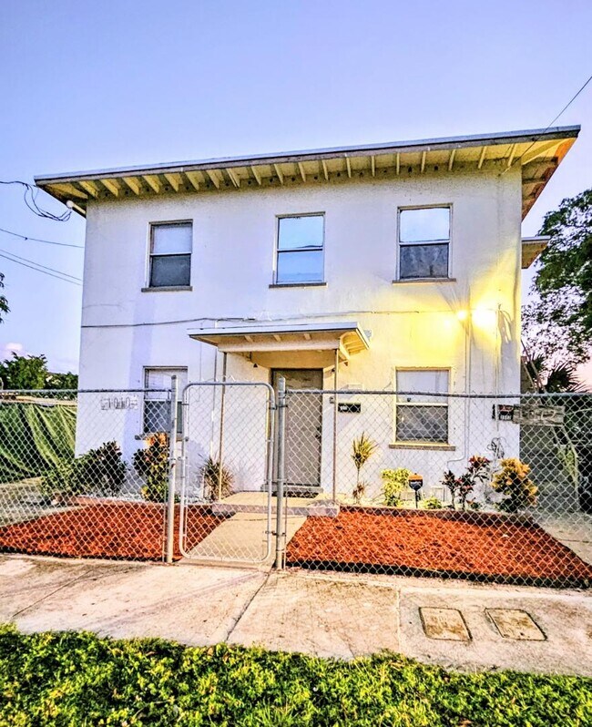 Photo - 1013 State St