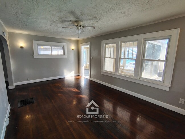 Photo - 620 E 31st St