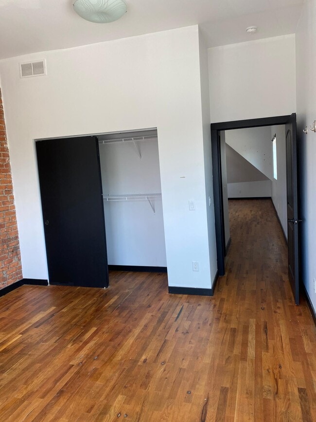 66 S Douglass St Unit 104
