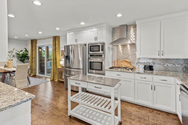 Photo - 305 NW H St Unidad ID1241296P