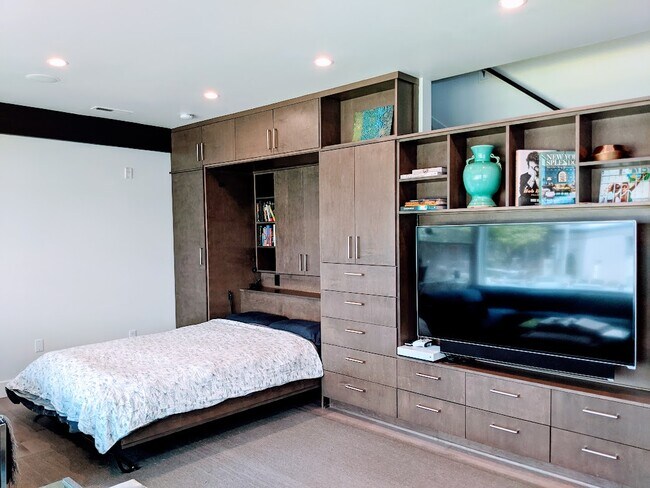 Photo - 121 S Jackson St Unit 1