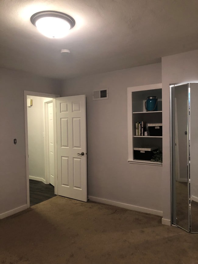 Bedroom - 444 5th Ave NW Unit #3