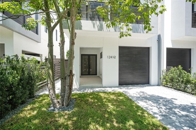 Building Photo - 1241 SW 23rd St
