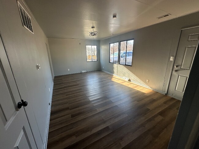 Photo - 3127 S 40th St