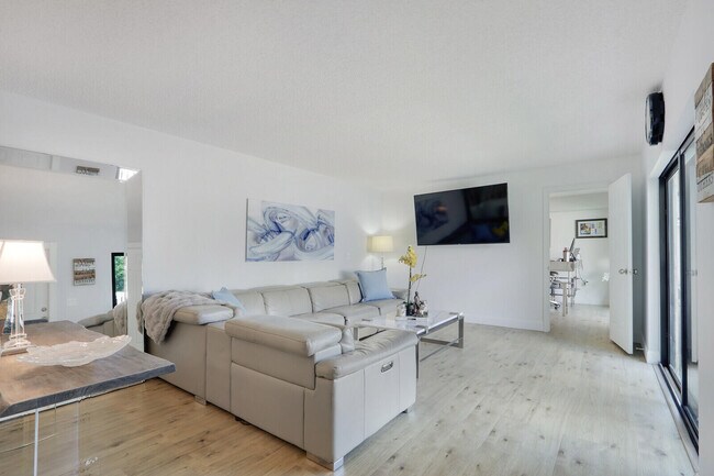 Photo - 1614 16th Ln