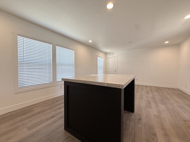 Photo - 2060 N Center St