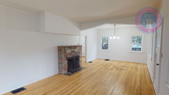 Photo - Coveted Old Town Lake Oswego Craftsman | Walk to George Rogers Park, Downtown Dining & Shopping