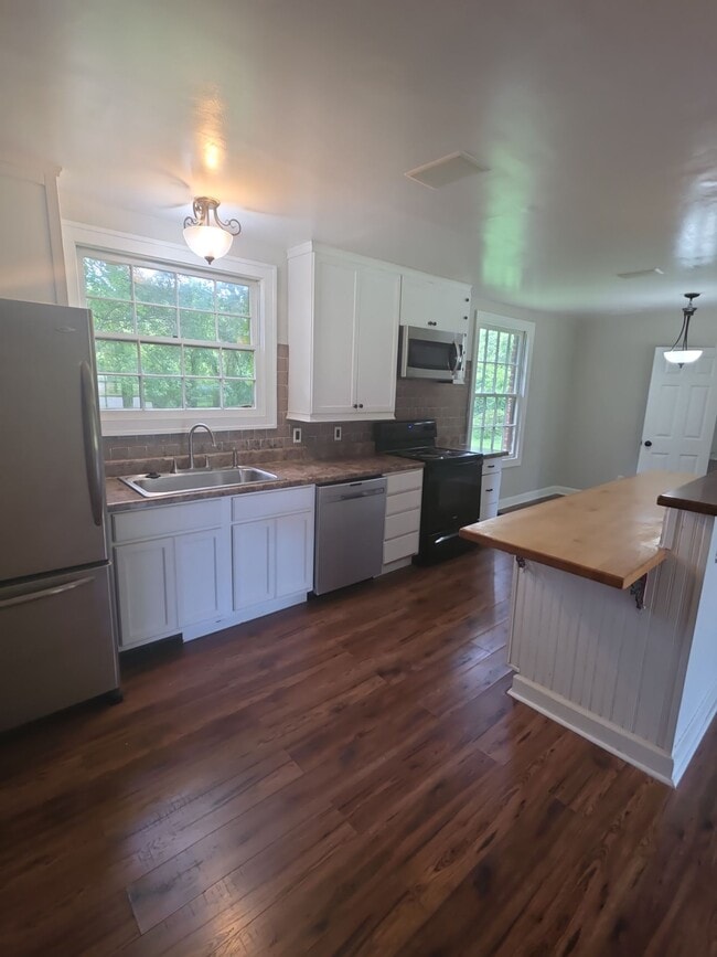2313 Lynn Rd NW