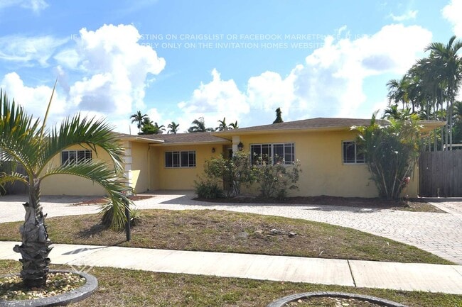 Building Photo - 623 W 63rd Dr