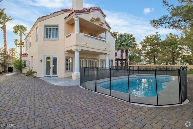 Building Photo - 2600 Sun Reef Rd Rental