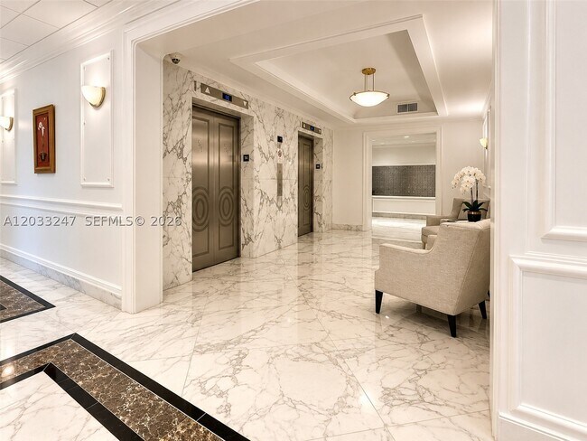 Building Photo - 5700 Collins Ave Unit 3A