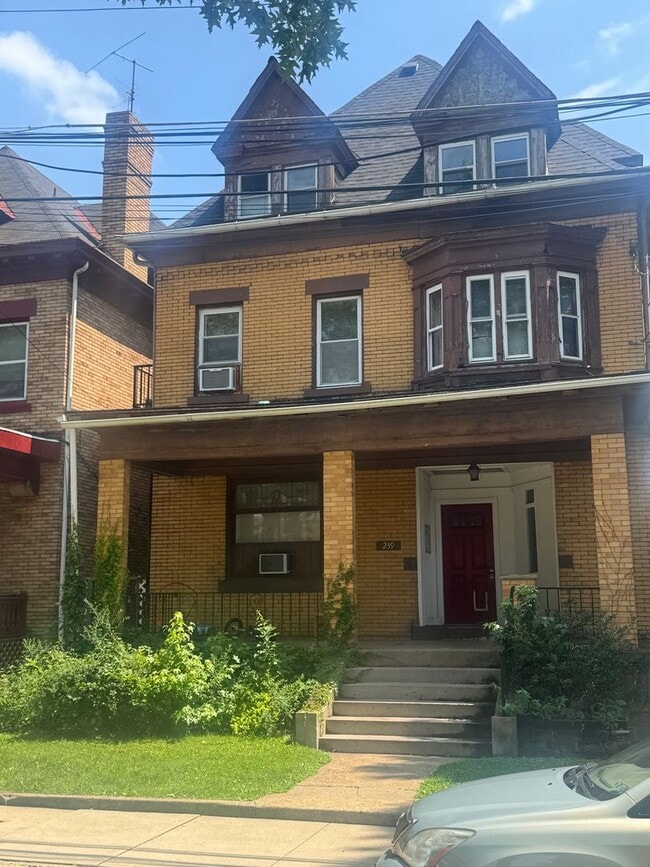 Building Photo - 239 Amber St Unit 2