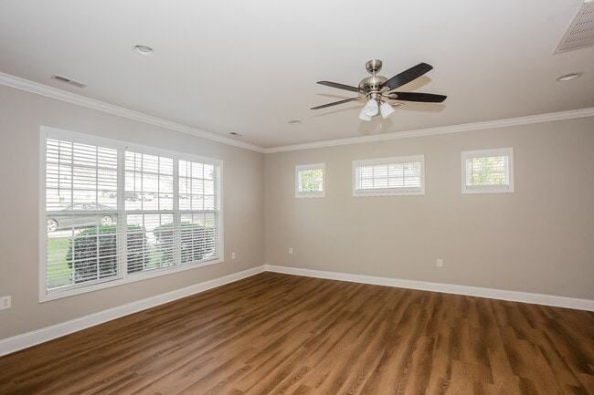 Photo - 1004 Semmes Ln