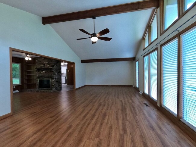 Photo - RANCH WITH LARGE LOT IN W. KNOX-CRESTWOOD ...