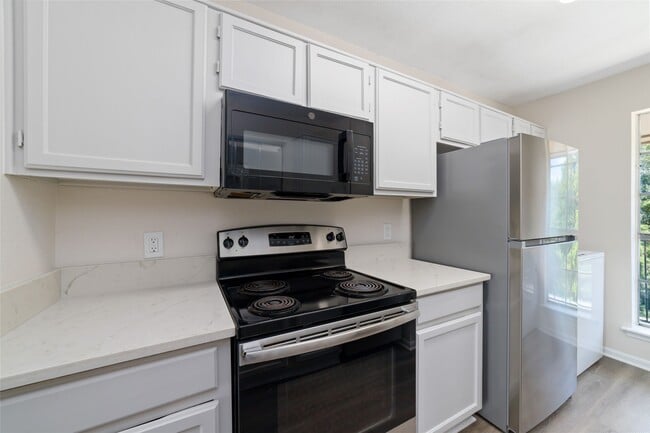 Photo - 3770 Lovers Wood Ln Unidad 709
