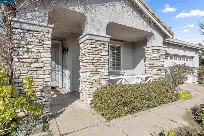 Building Photo - 350 Caroni St