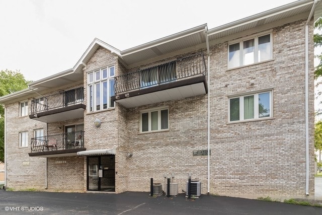 Building Photo - 4535 Rumsey Ave Unit 2E